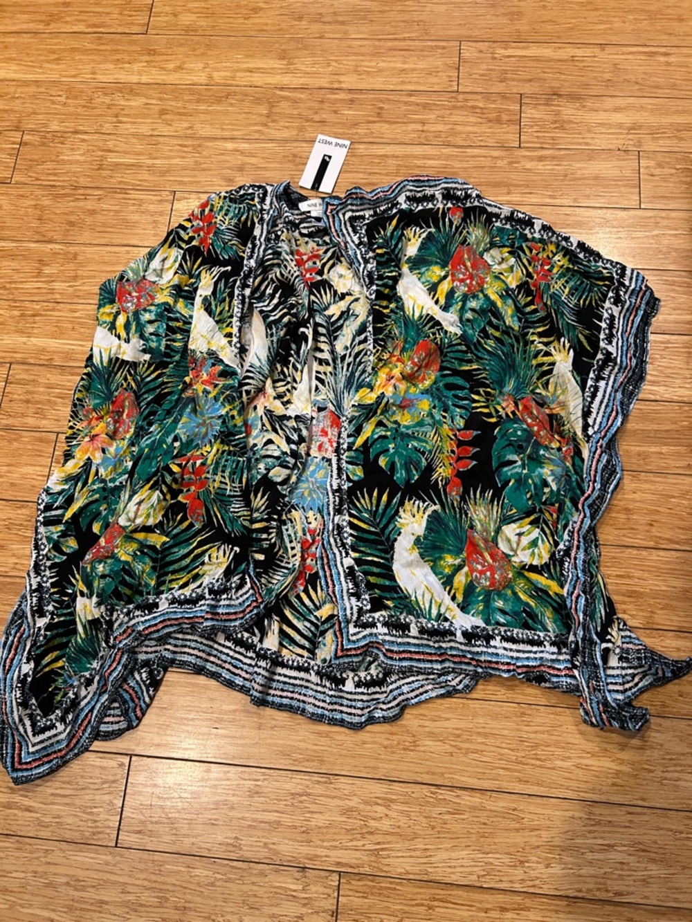Tropical Floral Kimono Shall Cover-Up in Black & Green Tropical Parrot O/S New - Picture 2 of 4